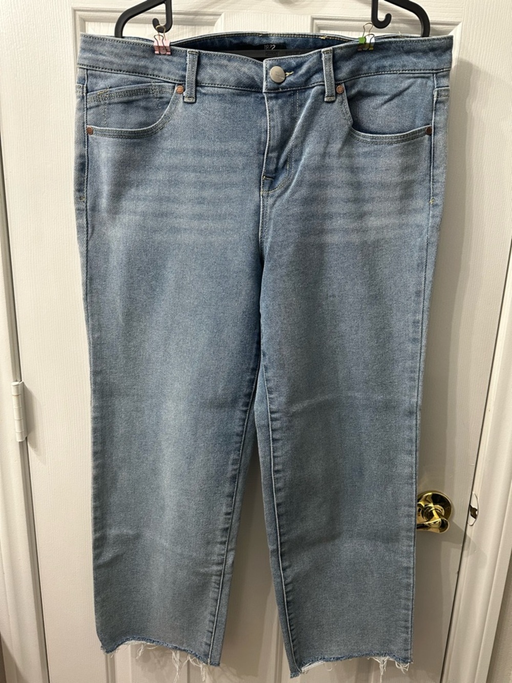 1822 Denim Straight Leg Jeans Light Wash Frayed Bottoms Zipper Button Pockets 14